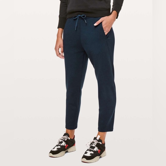 Lululemon City Sleek Sweatpant *28" True Navy Size 6 - Picture 2 of 12